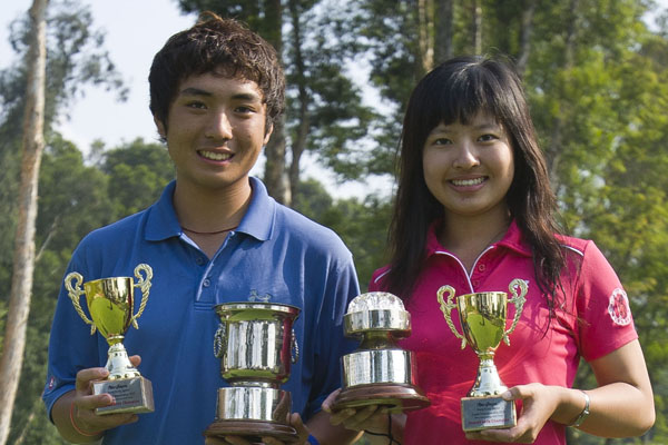 Winners Shinichi Mizuno and Tiffany Chan