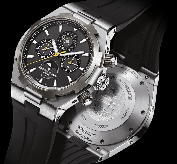 A unique combination: a perpetual calender and a chronograph