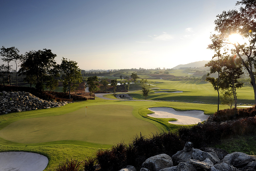 The second hole at Black Mountain, a sumptuous par-five