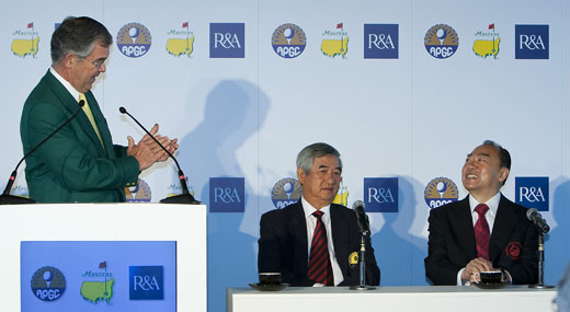 Augusta's Billy Payne thanking Dr Chu at the launch of the Asian Amateur Championship