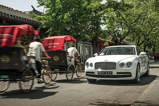 The softer suspension settings give the Flying Spur real glide when you meet a Beijing pothole