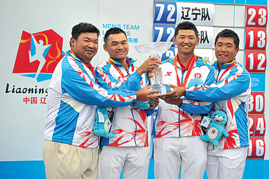 James Wong, Timothy Tang, Jason Hak and Motin Yeung pose with their richly deserved trophy