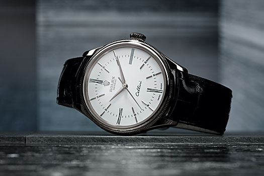 Powered by a chronometer-certified, automatic mechanical movement