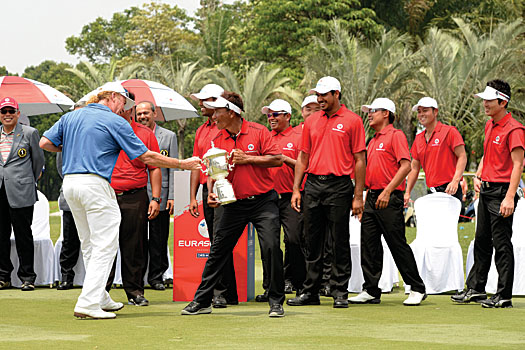 EurAsia Cup captains Miguel Angel Jiménez and Thongchai Jaidee share a laugh