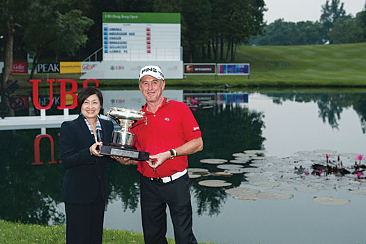 Kathryn Shih, Head of UBS Wealth Management, APAC with 2012 Hong Kong Open winner Miguel Angel Jimenez