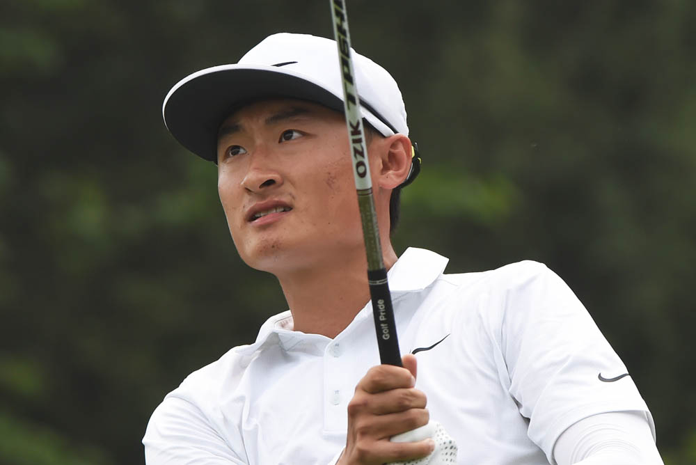 Li stares down another approach at the Volvo China Open