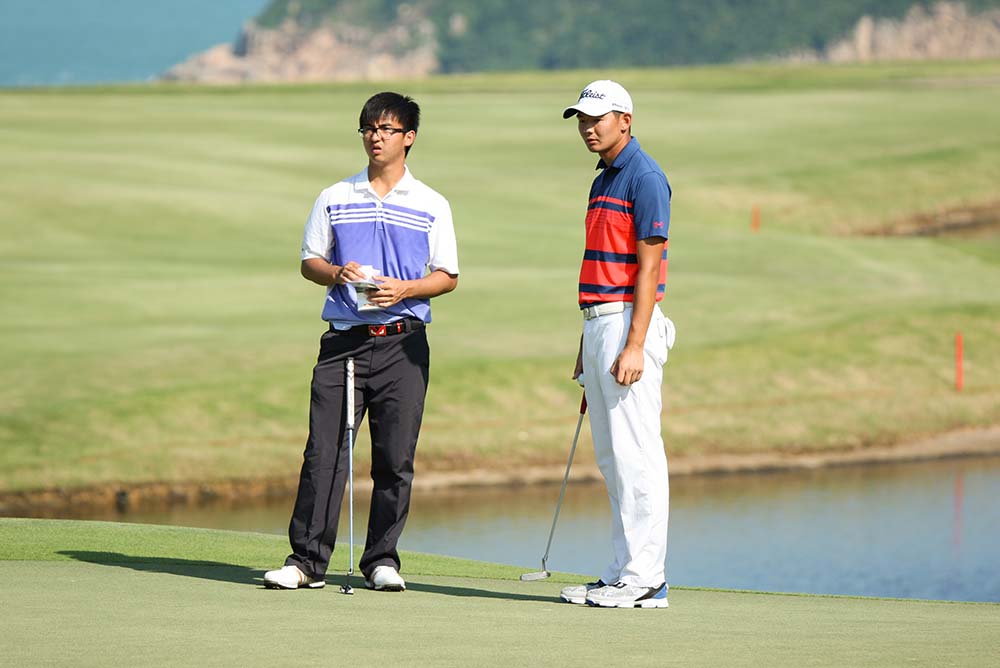 2016 PGA TOUR China Order of Merit winner Zecheng Dou and Hong Kong No.1 Jason Hak