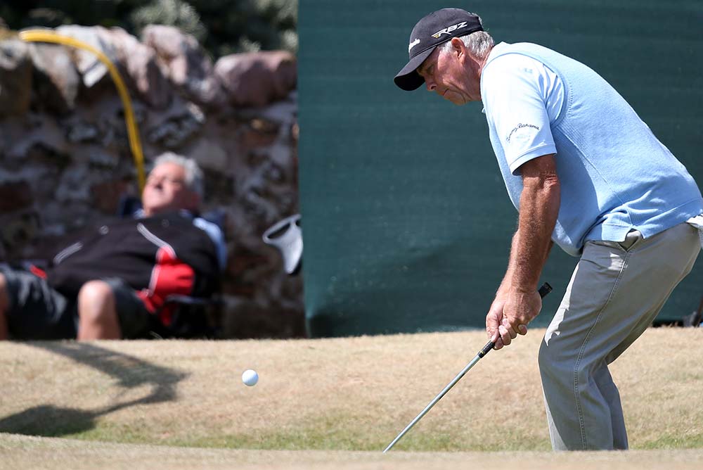 American Tom Lehman chips on the second during the 2013 Open