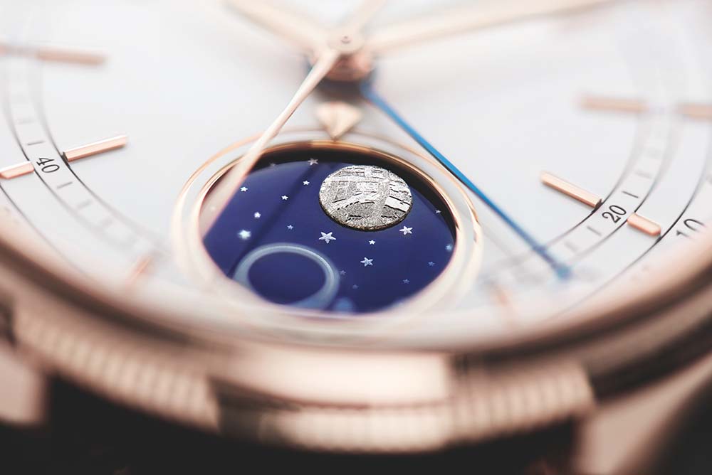 The 39mm Cellini Moonphase is offered in 18ct Everose gold
