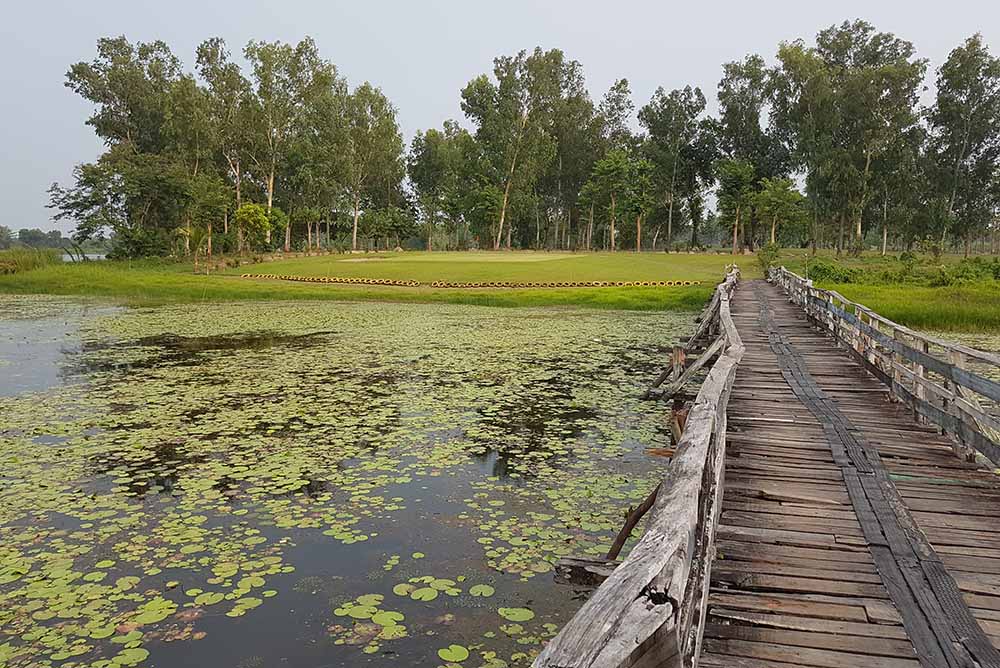 The 200m “rickety” bridge at Yemon Island