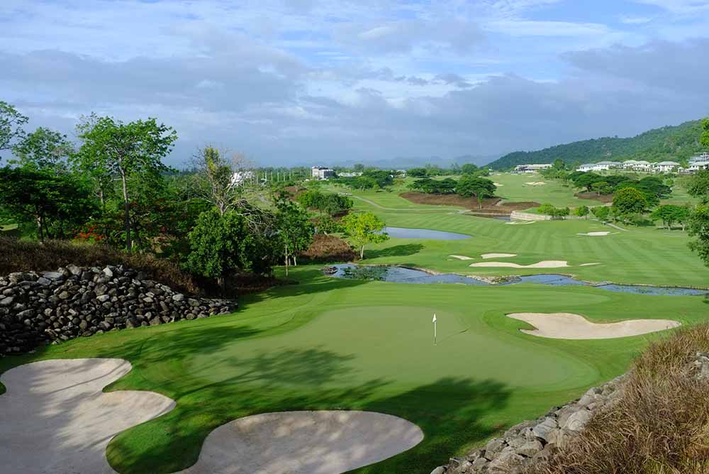 The 2nd hole at the Black Mountain East Course, a sumptuous par-5